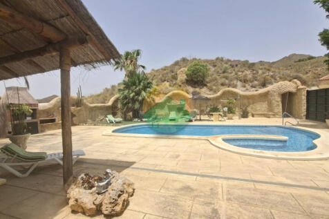 4 Bedroom Country house For Sale-MAZ28-2