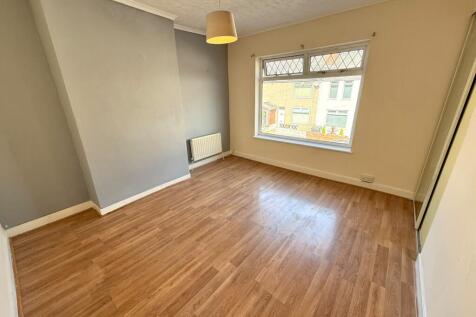 Ashfield Road, Ellesmere Port, Cheshire photo 4