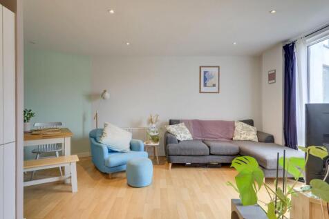 Open Plan Lounge &amp; Kitchen