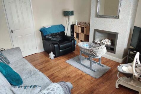 2-bed house on Summer Lane, Wombwell, £460/mo