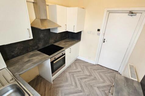 Flat 3, 50 Castle Road photo 4