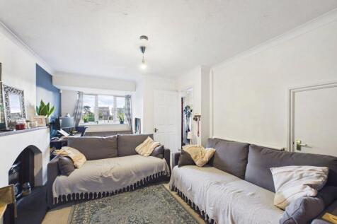 Cannon Close, College Town, Sandhurst, Berkshire, GU47 photo 2