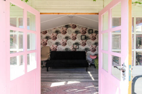Garden cabin