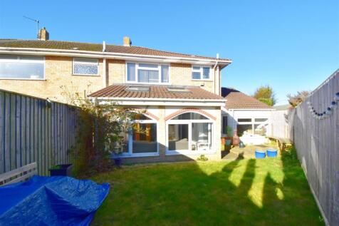 Rear view of property.jpg