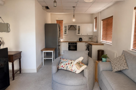 KITCHEN &amp; LIVING AREA