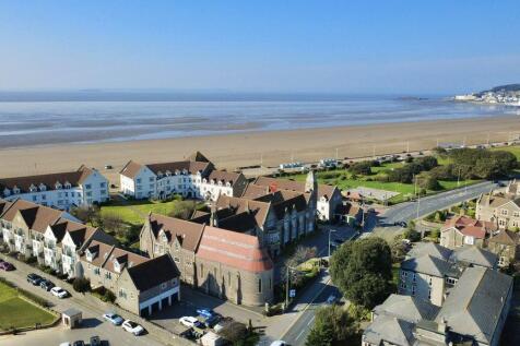 Beach Golf Course &amp; Lawns