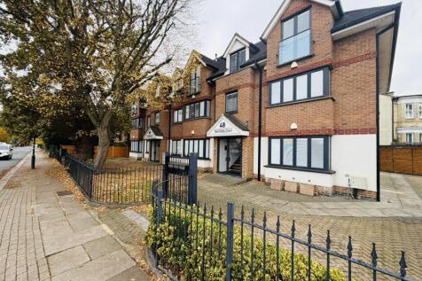 Newly built, one-bedroom apartment on The Ridgewa