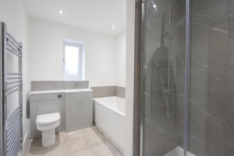 Family bathroom .jpg