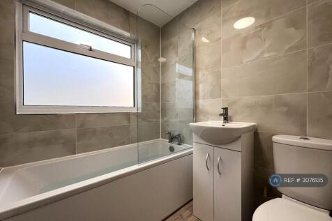 London Road, Sawbridgeworth, CM21 photo 3