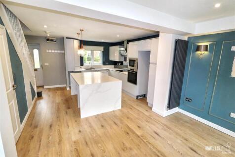 Savannah Place, Great Sankey, Warrington photo 3