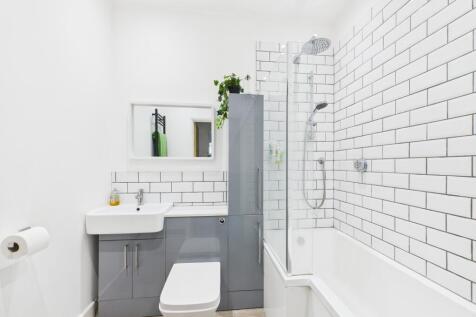 CAM02909G0-PR0353-STILL001