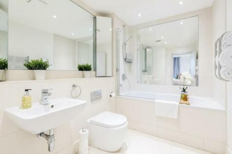 Ensuite Bath (1).jpg