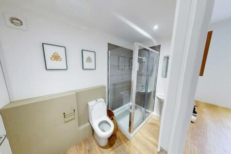 60PembrokeRoad Kensington W8 office to let west London bathroom.jpg