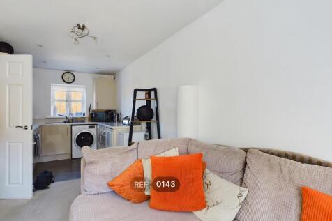 Kitchen &amp; Living area