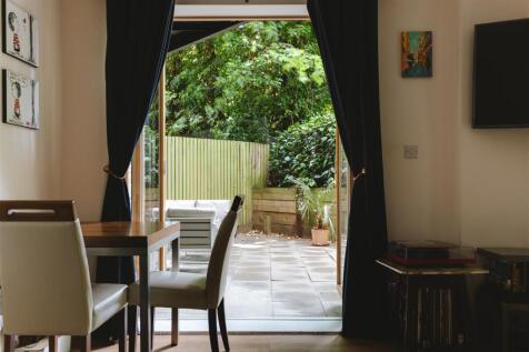 Upper Clapton Road-14.jpg