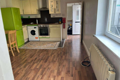 Stylish Living in the Heart of High Town