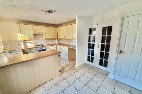 Upton Drive, Nuneaton, CV11 photo 4