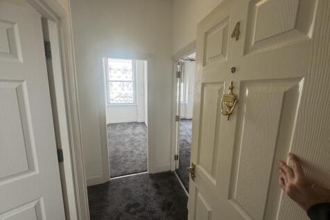 Flat 4, 25 Demesne Road, Douglas, Isle of Man, IM1 3DZ photo 3