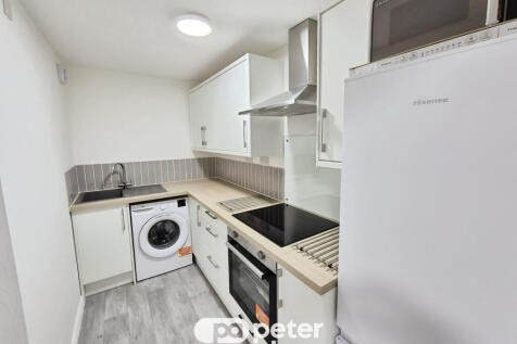 Collingwood Crescent photo 5