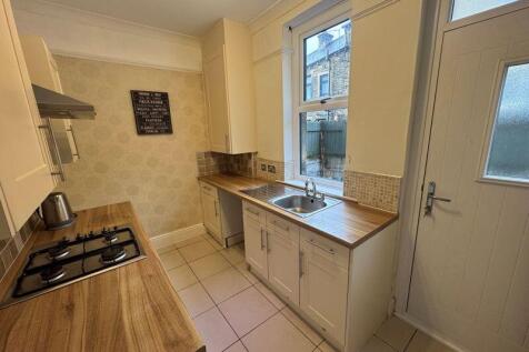 Coronation Street, Greetland photo 3