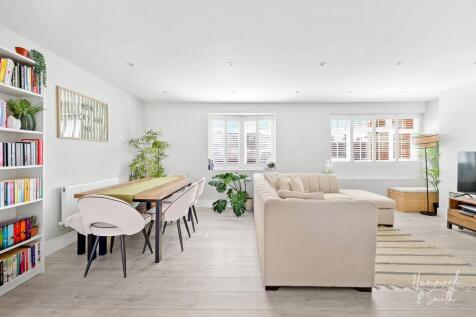 Lounge / Kitchen / Diner