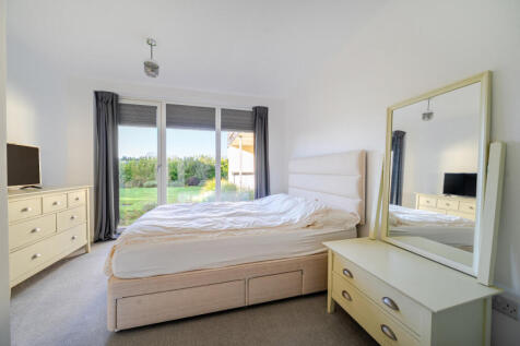 1384071-6-6929bd3...