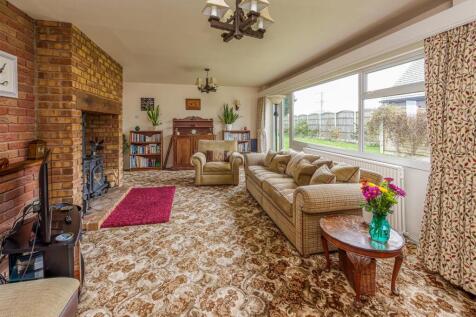 Elm Tree Farm-Living Room (3).jpg