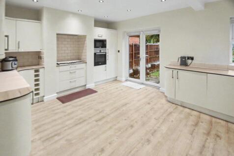 Stanningley Road, Leeds, West Yorkshire photo 3