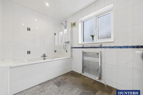 Bathroom (Ground Floor)