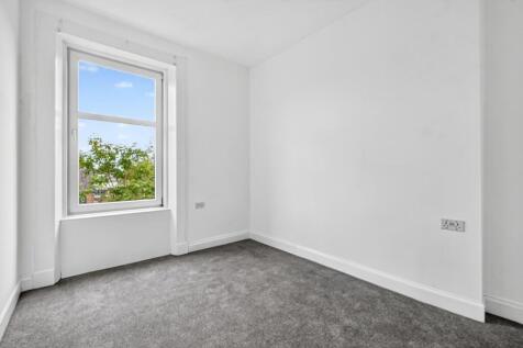 10_3 john clarke street, largs 16.jpg