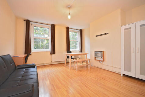 Spacious Double Room to Rent in Shared Flat