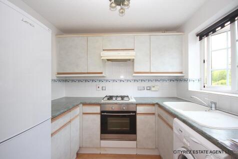 Hutchins Road, Thamesmead, SE28 photo 3