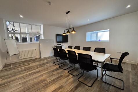 8 High Street, ,  photo 5