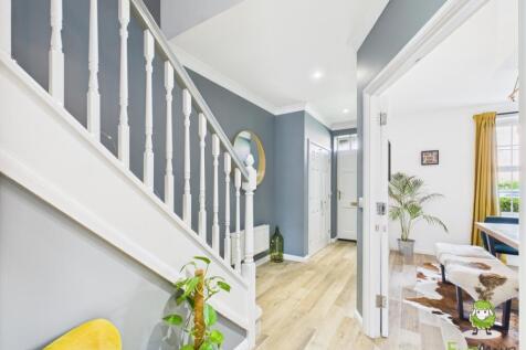 EweMove Basingstoke Estate Agents 21 Gaiger Avenue