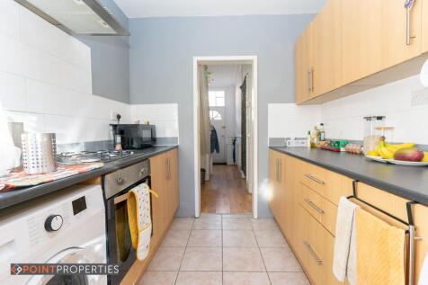 3 Bedroom House, Thornes Road photo 4