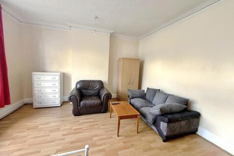 55ea4041-BEDROOM ...