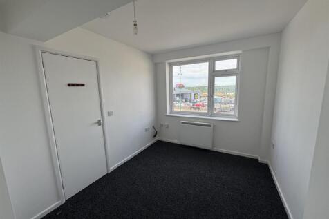 Bedroom (1/2)
