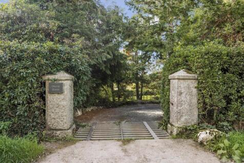Pillared Entrance