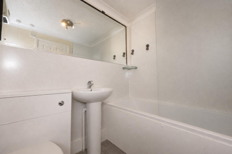 54rowebathroom.png
