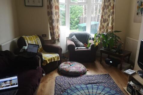 LIVING ROOM 1