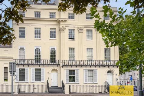 12 Townhouse-1.jpg