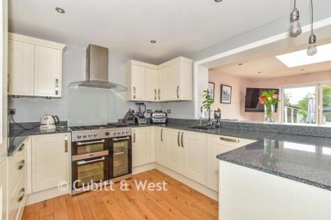 Kitchen/Dining Area