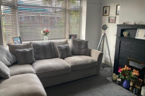 Allendale Road, Rotherham, South Yorkshire, S65 photo 4