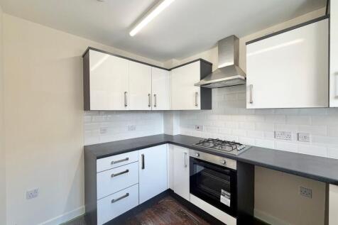 Tyne Way, Rushden, NN10 photo 3