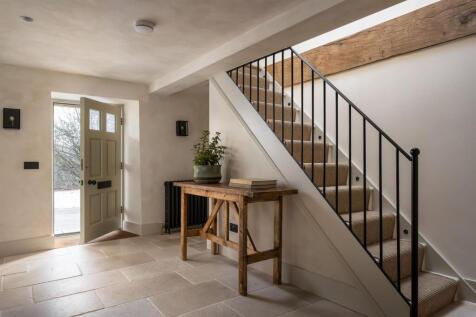 13 - Long Cottage - GL54 4AF - Web.jpg