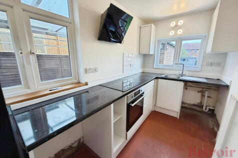 Second Avenue, Wellingborough photo 3