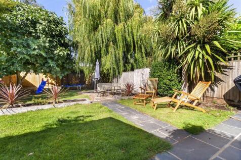 Douglas Avenue, 6-017.JPG