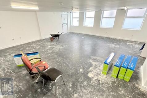 Commercial Property to rent Image 5
