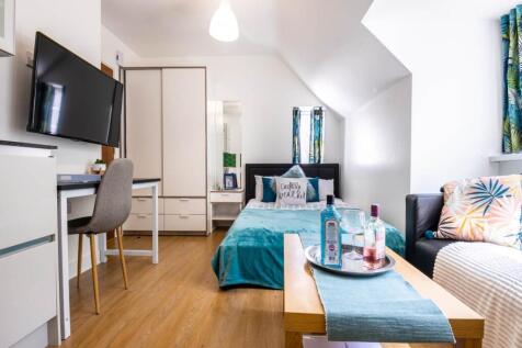 Apt_5_1_WoodlandWay_