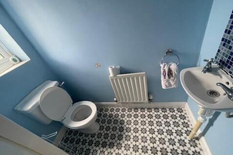 Cloakroom/wc